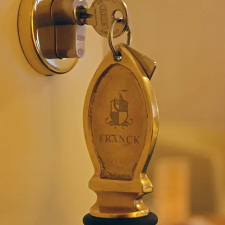 Franck Garni Hotel 3*