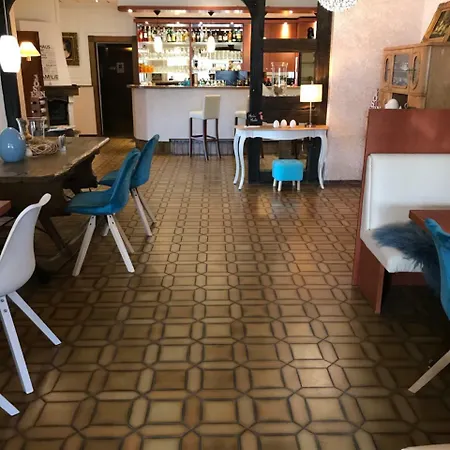 Franck Garni Hotel 3*